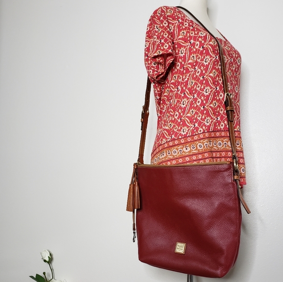 Authentic Dooney & Bourke Genuine Pebbled Leather Large Crossbody Bag Tote - Picture 14 of 16